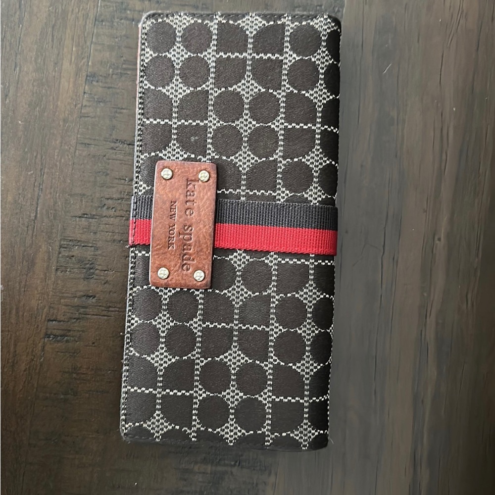 Kate Spade New York Leather Wallet Clutch.